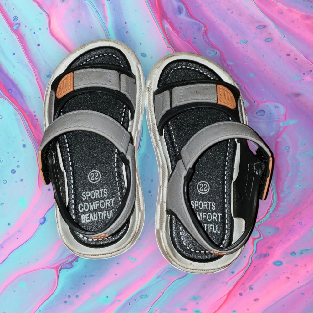 Baby boys size 5-7 sandals